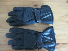 Nierengurt und Handschuhe